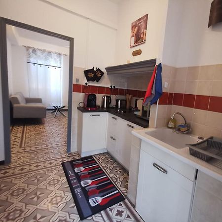 Petit Appart Entier Au Coeur Des Remparts - Netfix Et Connection Fibre Gratuits Carpentras Buitenkant foto