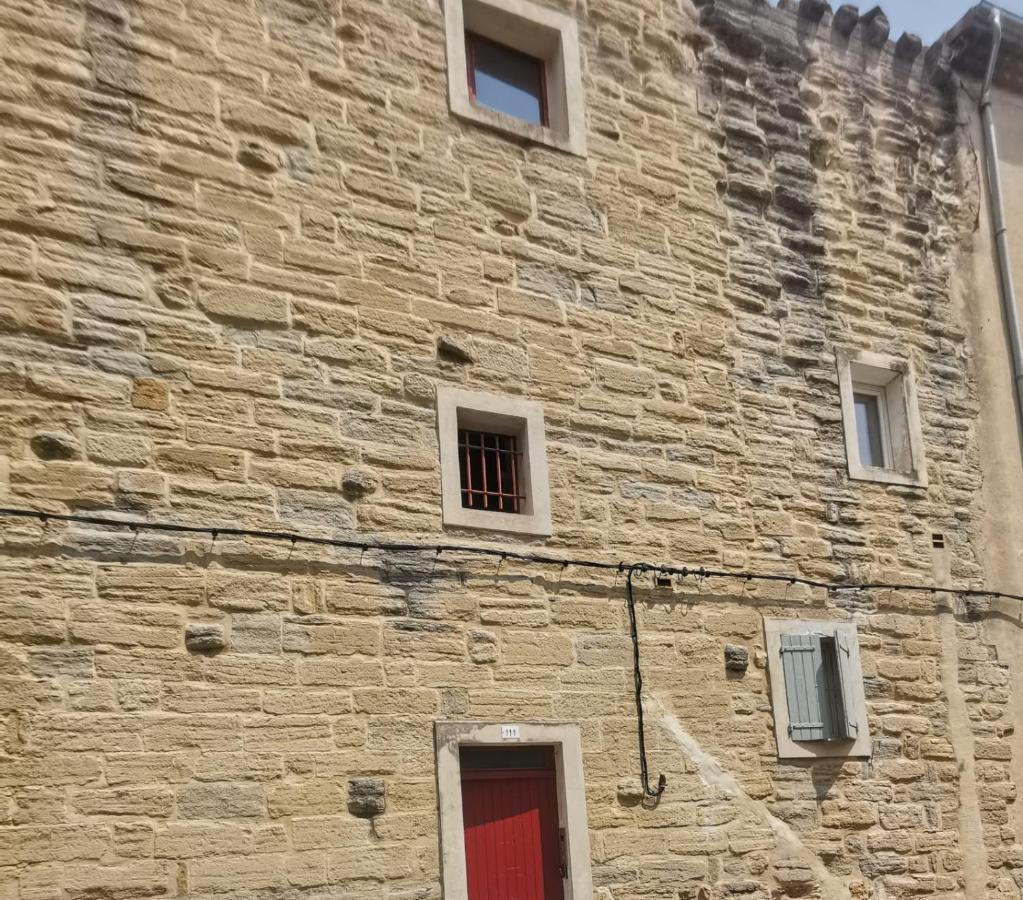 Petit Appart Entier Au Coeur Des Remparts - Netfix Et Connection Fibre Gratuits Carpentras Buitenkant foto