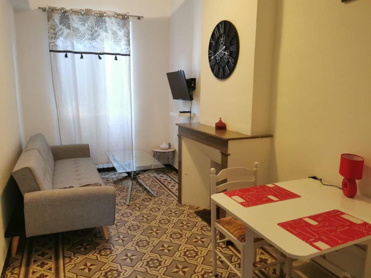 Petit Appart Entier Au Coeur Des Remparts - Netfix Et Connection Fibre Gratuits Carpentras Buitenkant foto