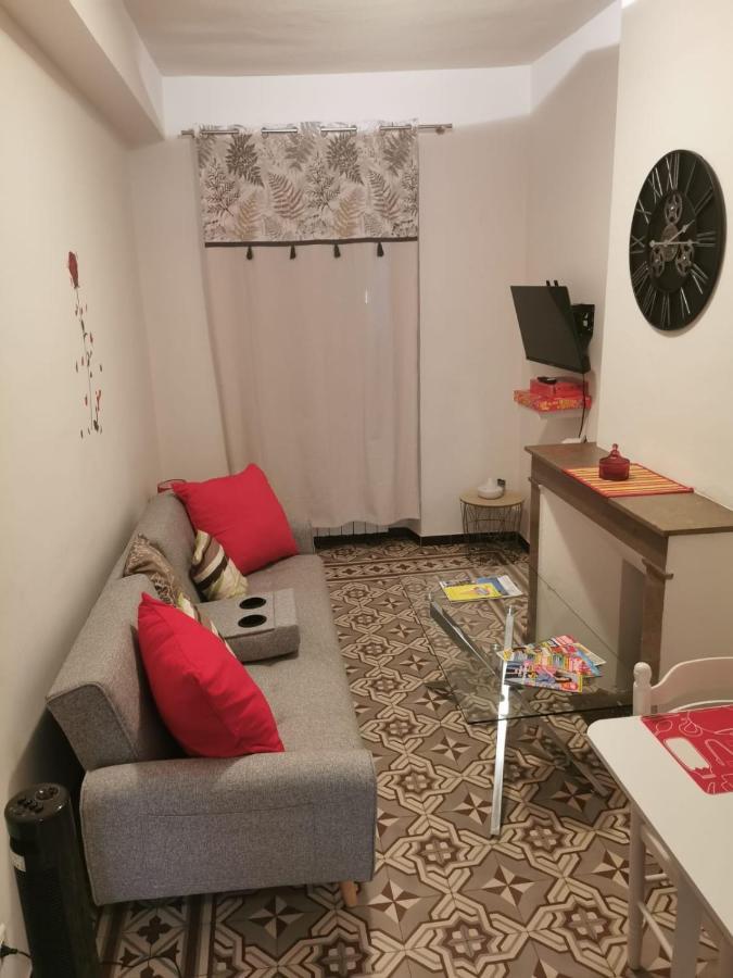 Petit Appart Entier Au Coeur Des Remparts - Netfix Et Connection Fibre Gratuits Carpentras Buitenkant foto